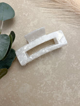 Load image into Gallery viewer, Pearl- Regular clip
