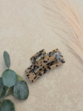 Load image into Gallery viewer, Turtle- Regular clip
