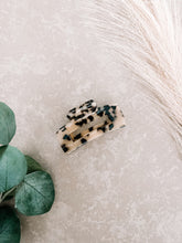 Load image into Gallery viewer, Turtle- small clip
