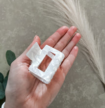 Load image into Gallery viewer, Candy Dish - Cutie Clip 3 inches
