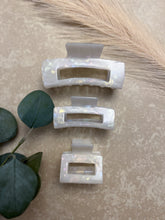 Load image into Gallery viewer, Boquet- small clip
